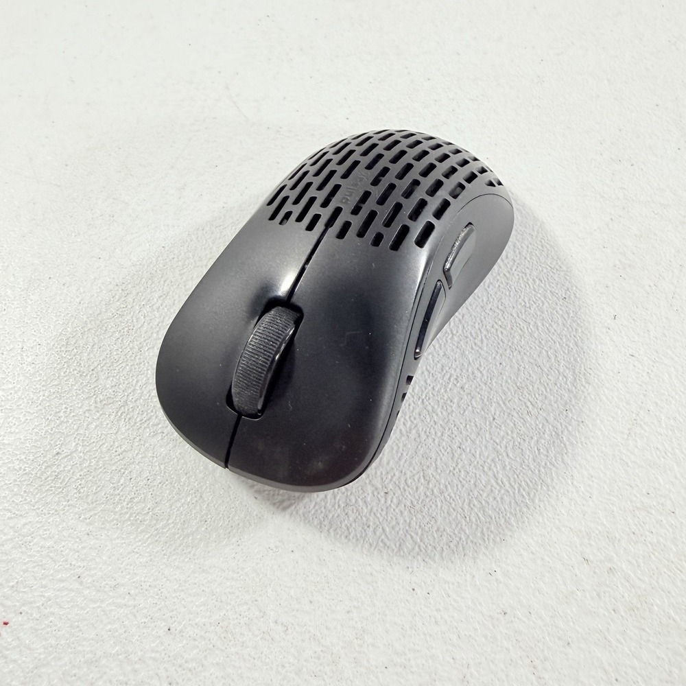 Pulsar Xlite V2 Size 1 Wireless Mouse Black POWERS ON AS IS UNTESTED READ‎